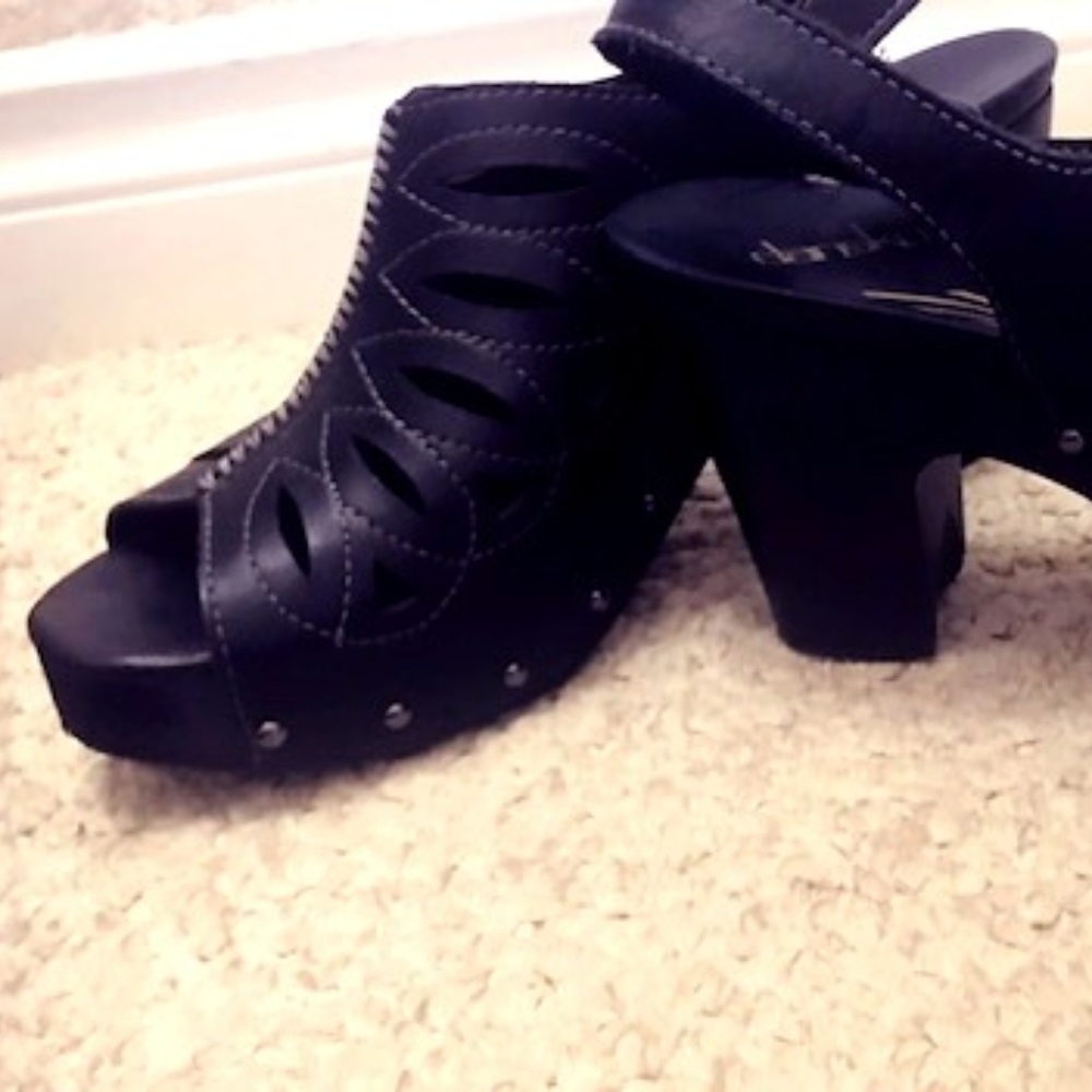 Dansko Black Rowena Full Grain Clog Size 41